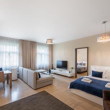 New Luxury Apt With Ac&Parking In The Center Of Prague Apartment Екстериор снимка