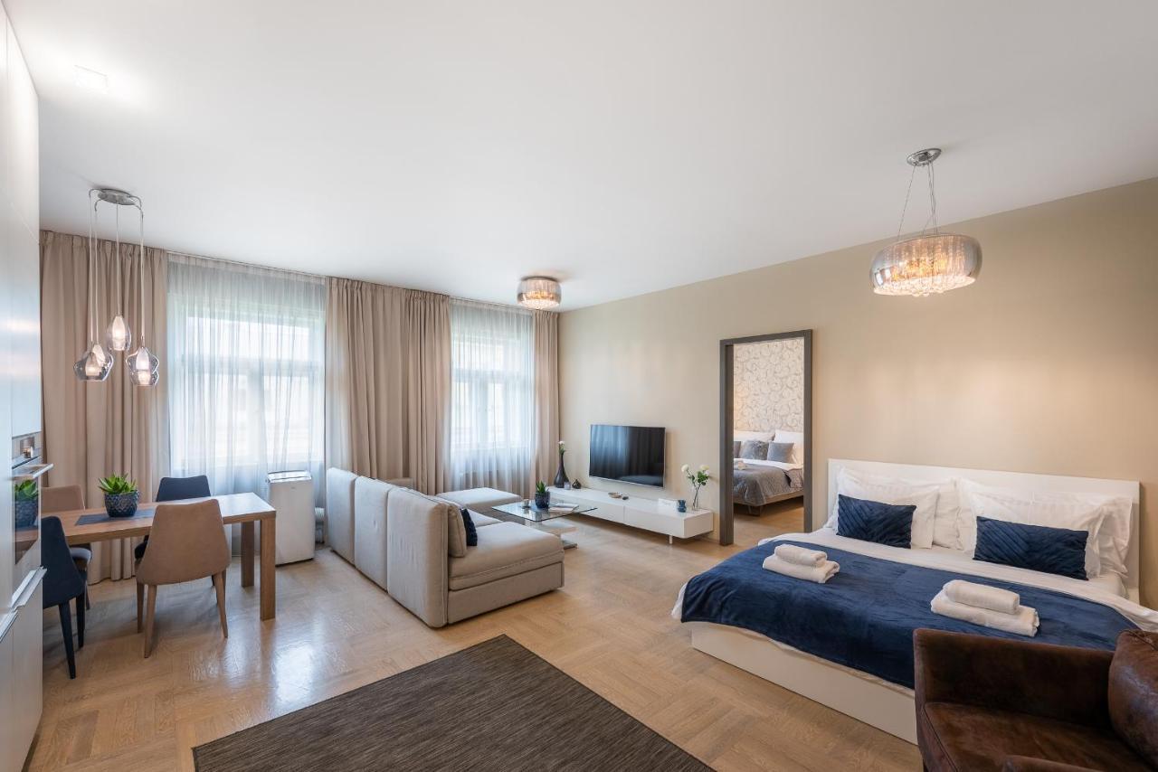 New Luxury Apt With Ac&Parking In The Center Of Prague Apartment Екстериор снимка