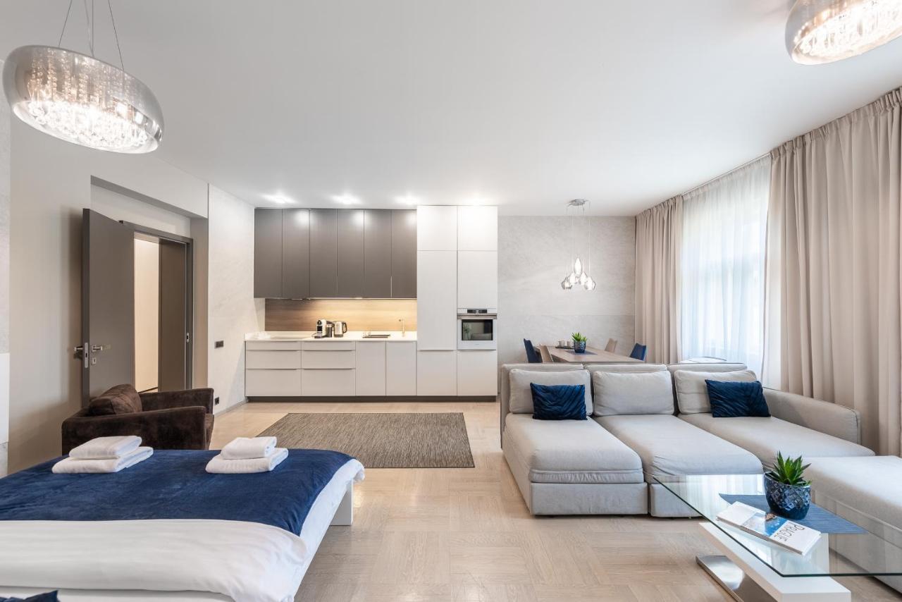 New Luxury Apt With Ac&Parking In The Center Of Prague Apartment Екстериор снимка