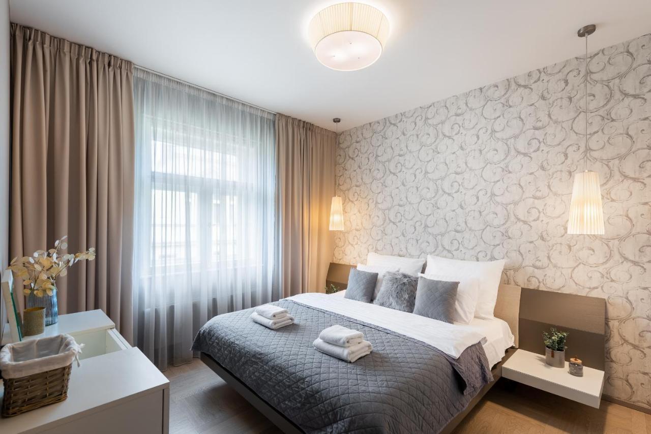 New Luxury Apt With Ac&Parking In The Center Of Prague Apartment Екстериор снимка