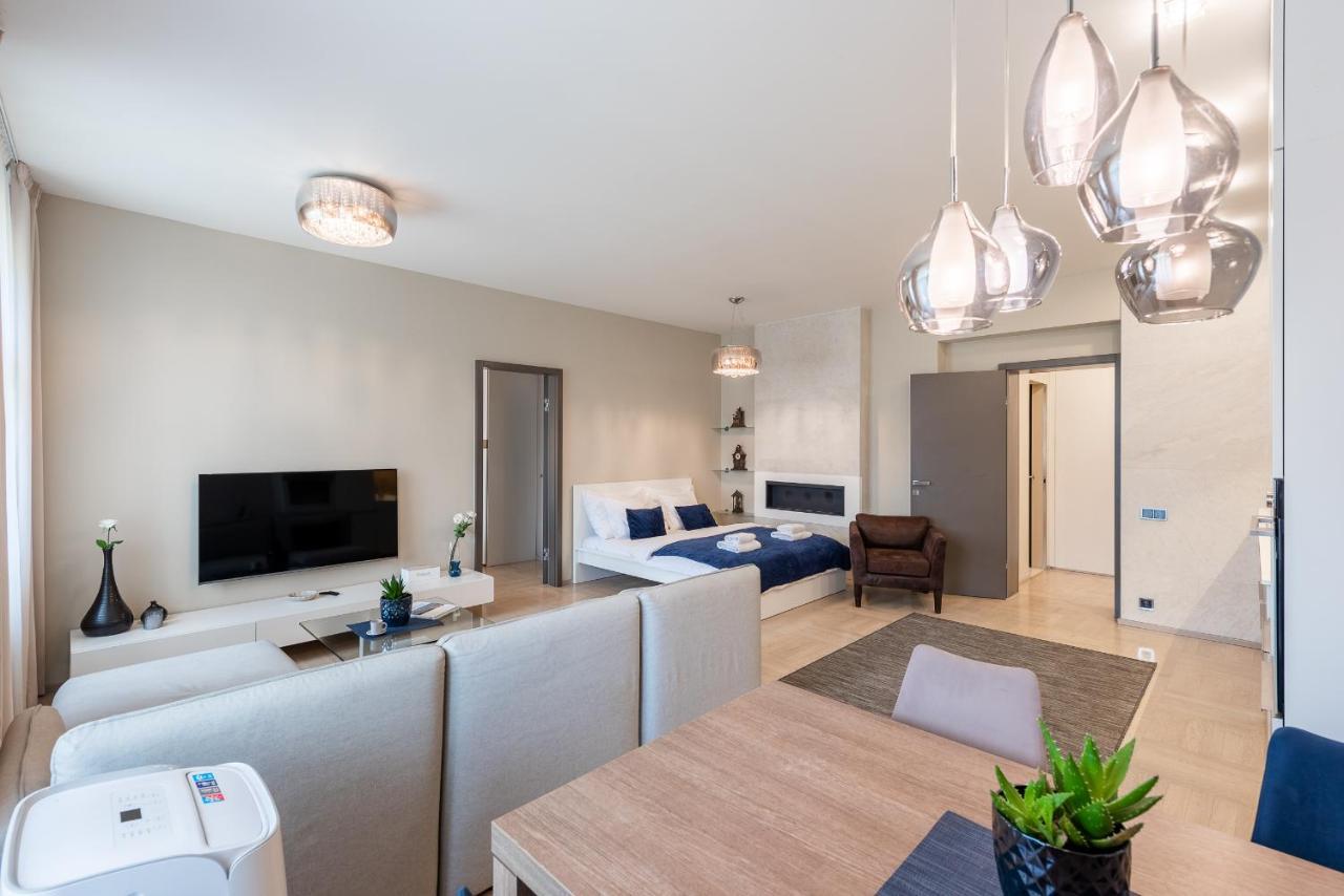 New Luxury Apt With Ac&Parking In The Center Of Prague Apartment Екстериор снимка