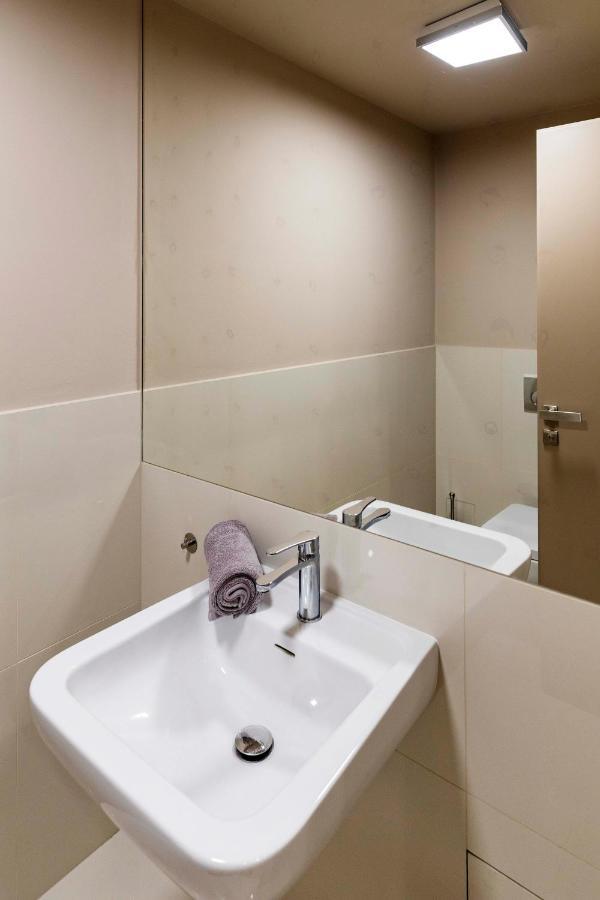 New Luxury Apt With Ac&Parking In The Center Of Prague Apartment Екстериор снимка