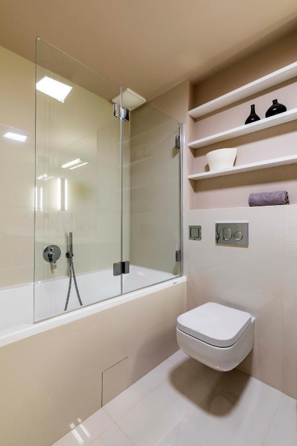 New Luxury Apt With Ac&Parking In The Center Of Prague Apartment Екстериор снимка